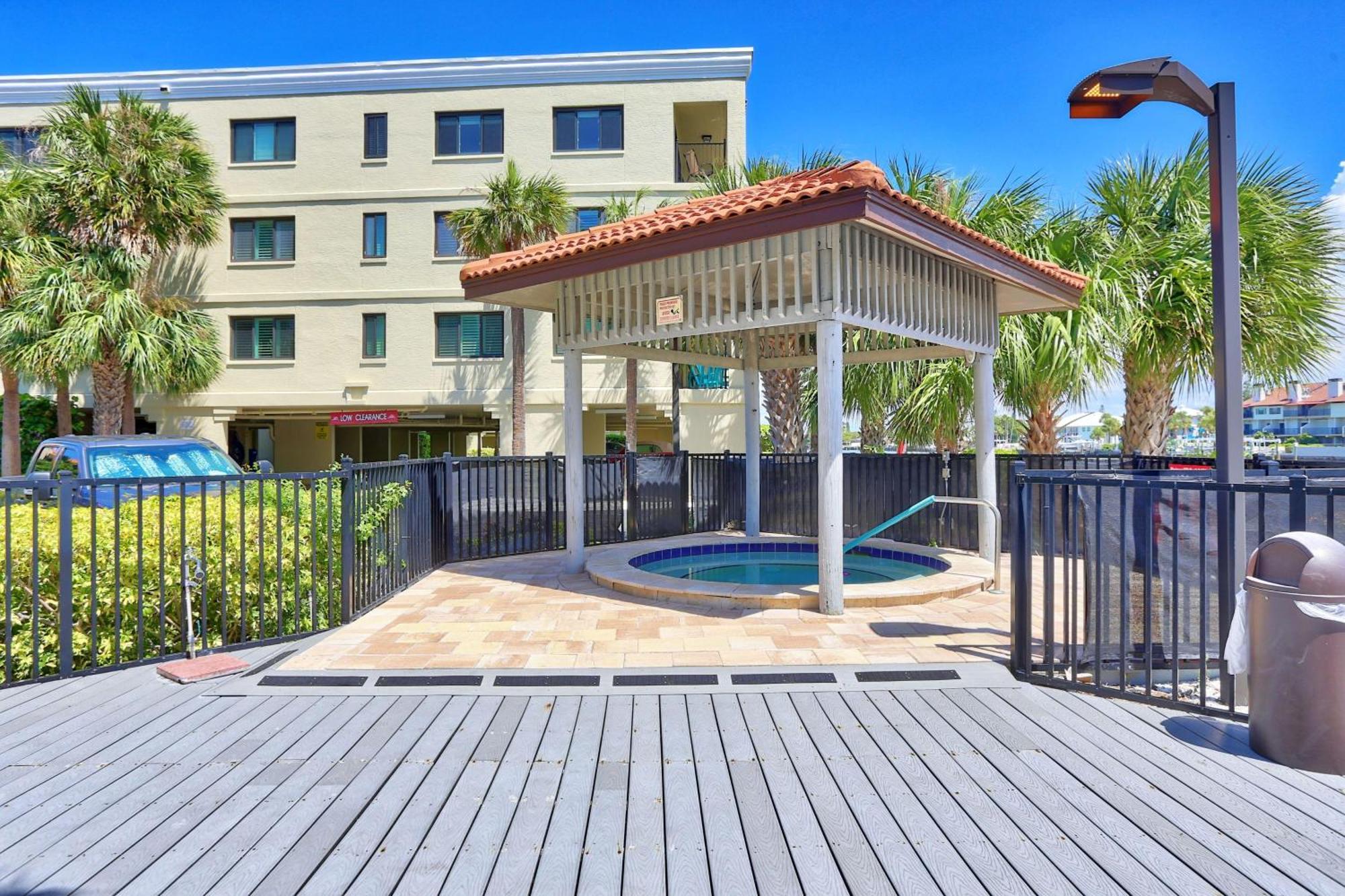 Land'S End 6-303 Beach Front - Premier Villa St. Pete Beach Exterior photo